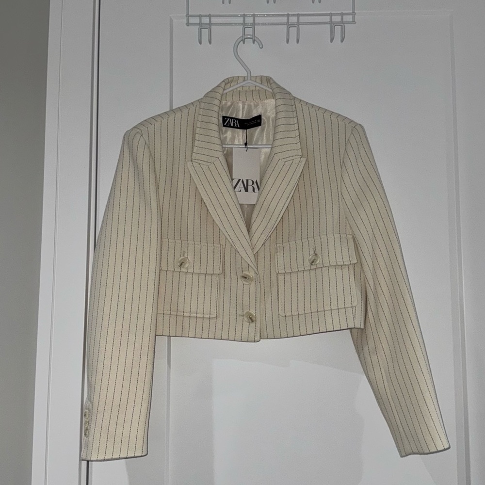 Zara Women's Beige Pinstripe Cropped Blazer